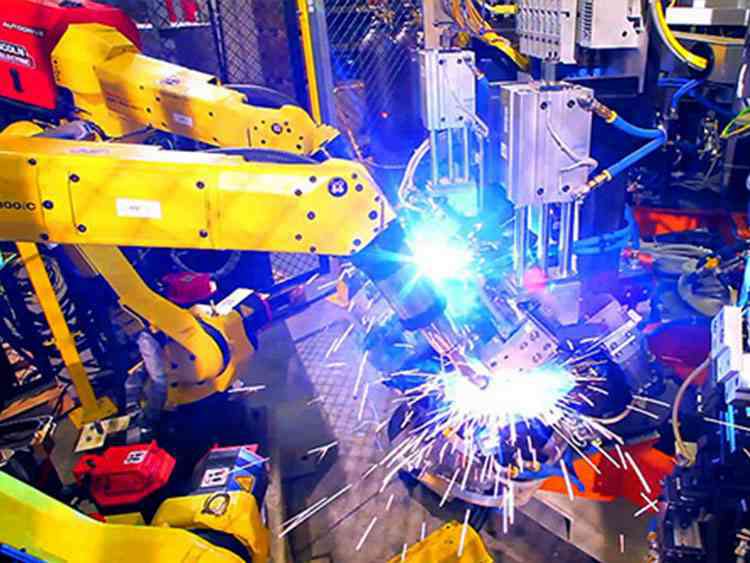 中小型钣金加工厂中引进焊接机器人的注意点-中山BAT365 - BAT365官方网站(中国)有限公司